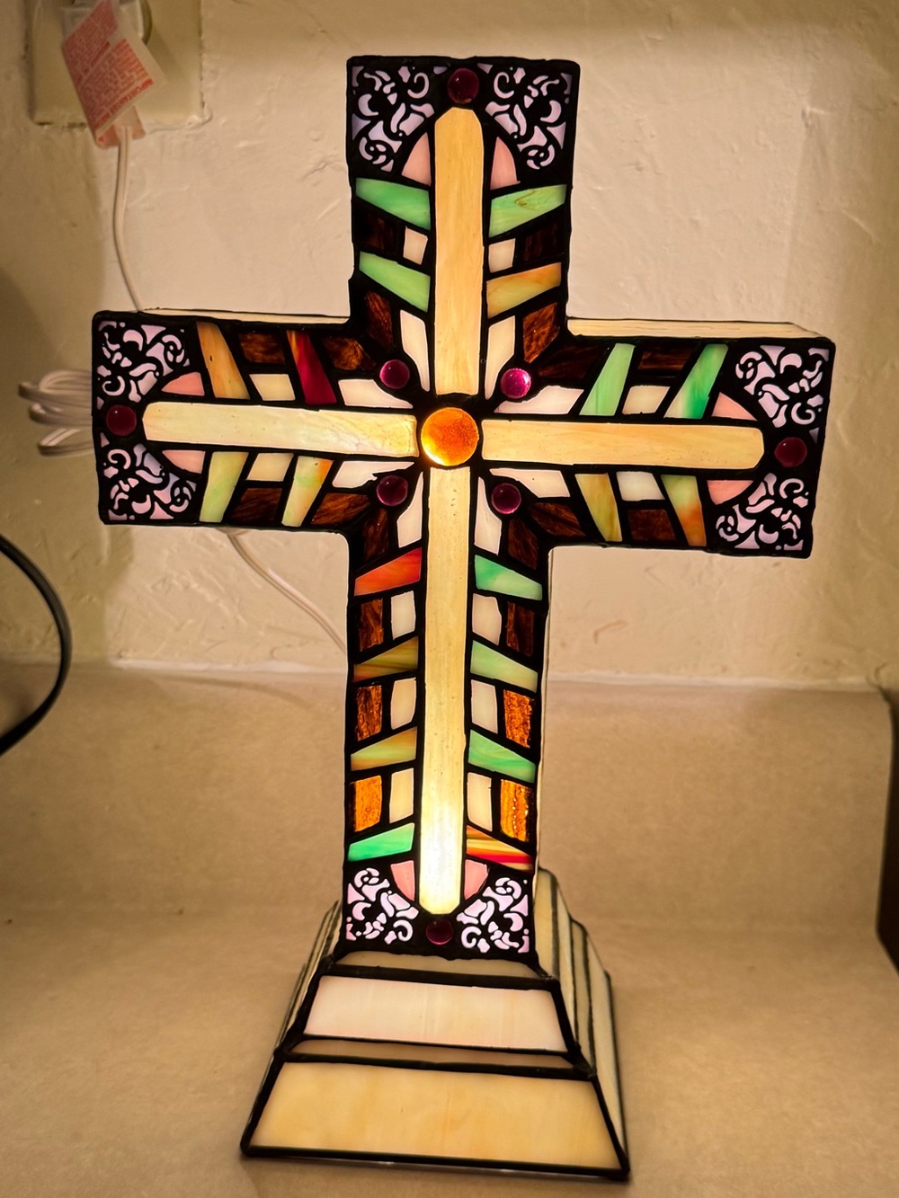Tiffany Style Stained Glass Lighted Cross 12 3/4”.Desk Tabletop FLORAL ART Lamp